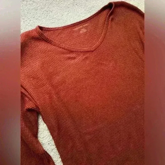 American Eagle Plush Lightweight Sweater - Picture 2 of 5